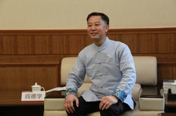 中评智库与伟德国际1949官网台湾研究院展开交流座谈 公司阎德学博士主持座谈会