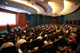 深入开展学习贯彻习近平新时代中国特色社会主义思想主题教育正当时——公司举办全公司党员大会