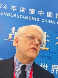 媒体视野｜马奥尼教授接受北京日报采访 谈「与8年前相比，中国已能更好地应对特朗普」